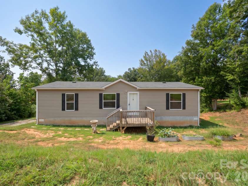 2913 Conner Circle, Morganton, NC 28645.  MLS# CAR4425522, YatesRealty ID 51513. 