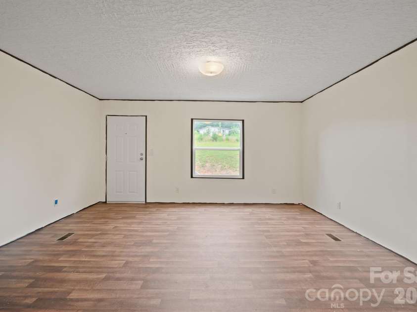 2913 Conner Circle, Morganton, NC 28645.  MLS# CAR4425522, YatesRealty ID 51513. 