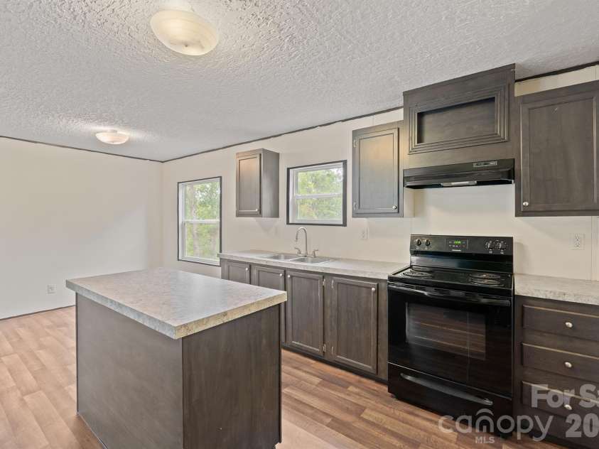2913 Conner Circle, Morganton, NC 28645.  MLS# CAR4425522, YatesRealty ID 51513. 