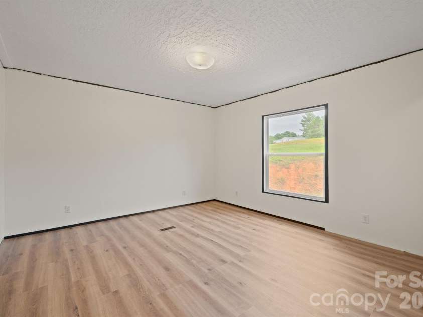 2913 Conner Circle, Morganton, NC 28645.  MLS# CAR4425522, YatesRealty ID 51513. 