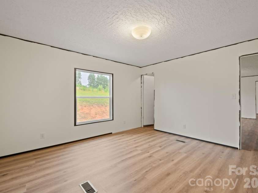 2913 Conner Circle, Morganton, NC 28645.  MLS# CAR4425522, YatesRealty ID 51513. 