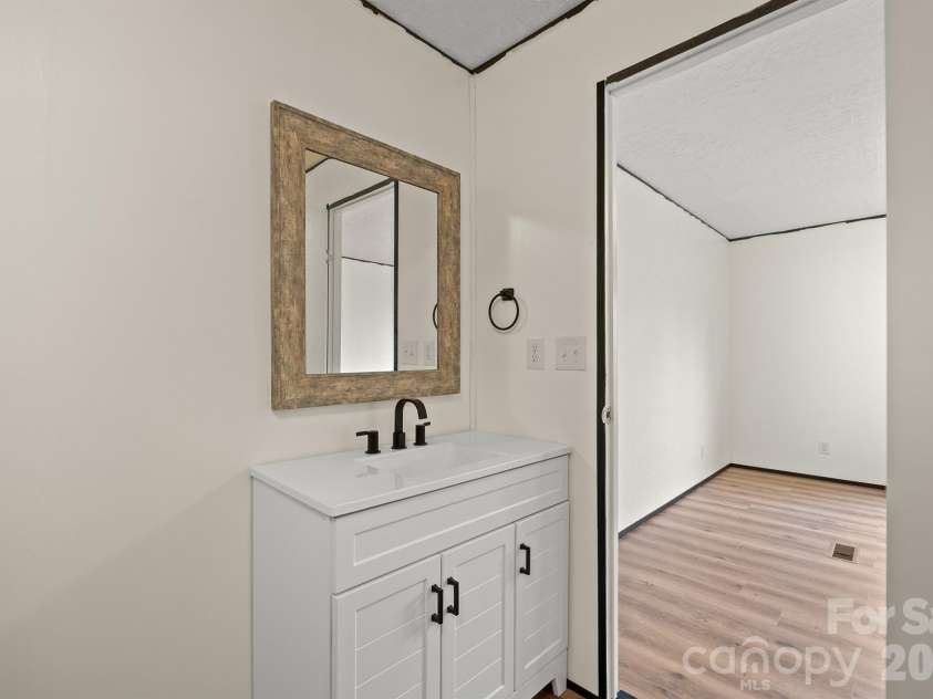 2913 Conner Circle, Morganton, NC 28645.  MLS# CAR4425522, YatesRealty ID 51513. 