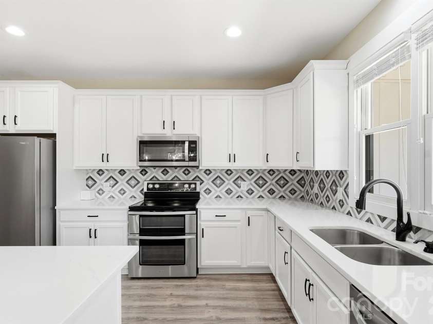 5115 Waxhaw Highway, Monroe, NC 28112.  MLS# CAR4424543, YatesRealty ID 51514. Chef's Dream Kitchen