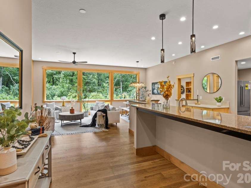 36 Ravenwood Drive, Fletcher, NC 28732.  MLS# CAR4420413, YatesRealty ID 51515. 