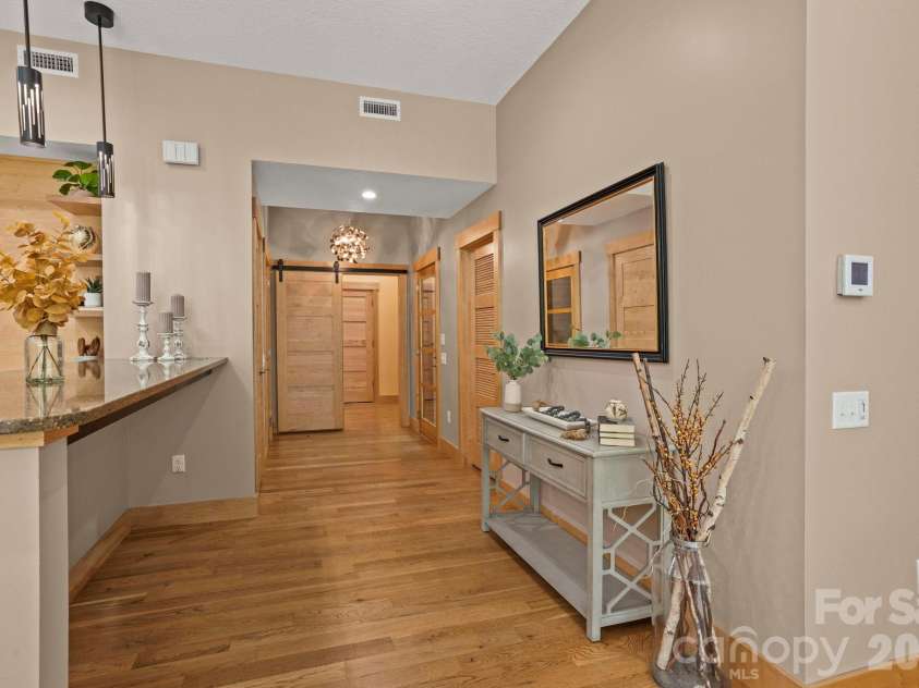 36 Ravenwood Drive, Fletcher, NC 28732.  MLS# CAR4420413, YatesRealty ID 51515. 
