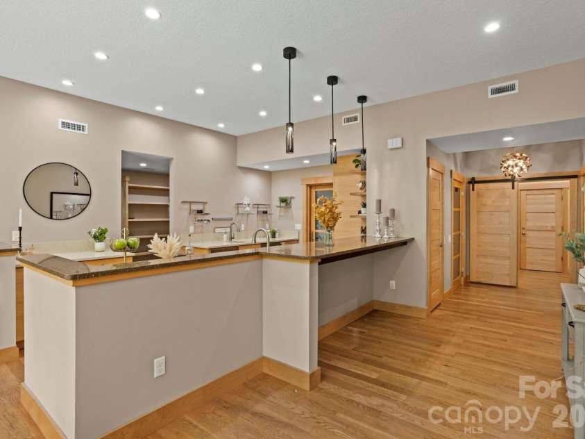 36 Ravenwood Drive, Fletcher, NC 28732.  MLS# CAR4420413, YatesRealty ID 51515. 