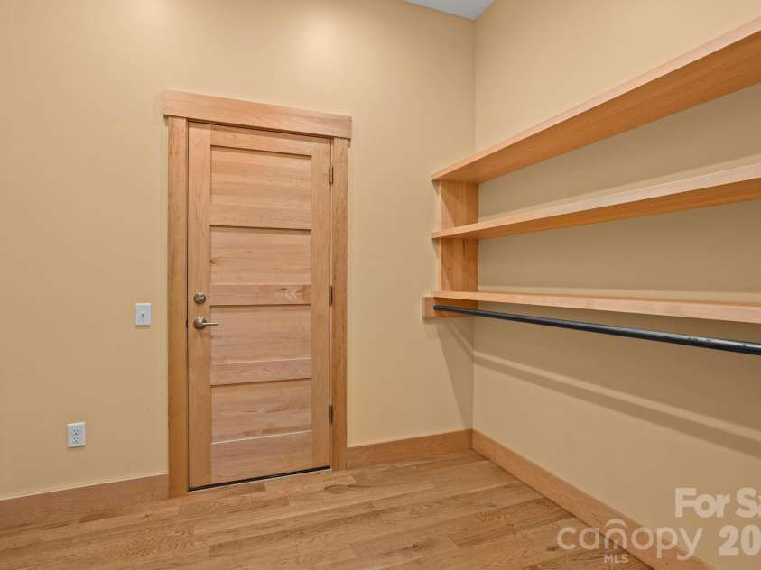 36 Ravenwood Drive, Fletcher, NC 28732.  MLS# CAR4420413, YatesRealty ID 51515. 