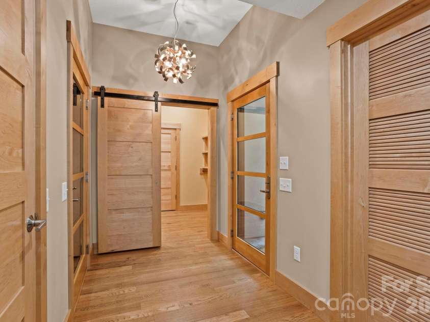 36 Ravenwood Drive, Fletcher, NC 28732.  MLS# CAR4420413, YatesRealty ID 51515. 