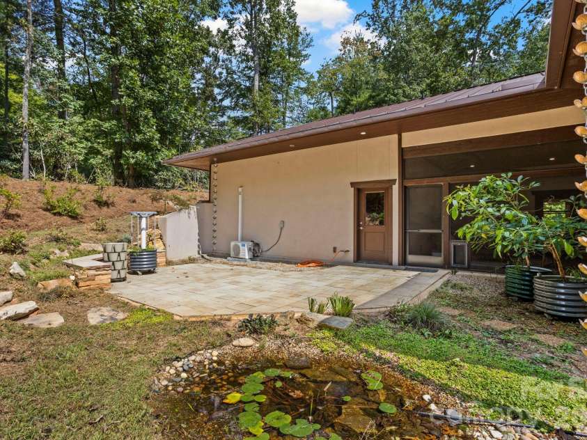 36 Ravenwood Drive, Fletcher, NC 28732.  MLS# CAR4420413, YatesRealty ID 51515. 