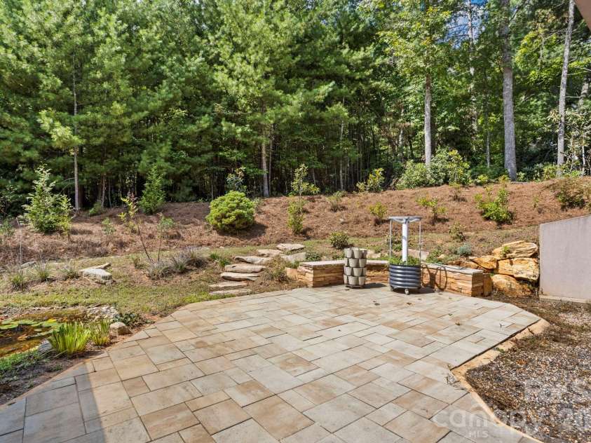 36 Ravenwood Drive, Fletcher, NC 28732.  MLS# CAR4420413, YatesRealty ID 51515. 