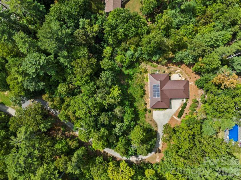 36 Ravenwood Drive, Fletcher, NC 28732.  MLS# CAR4420413, YatesRealty ID 51515. 