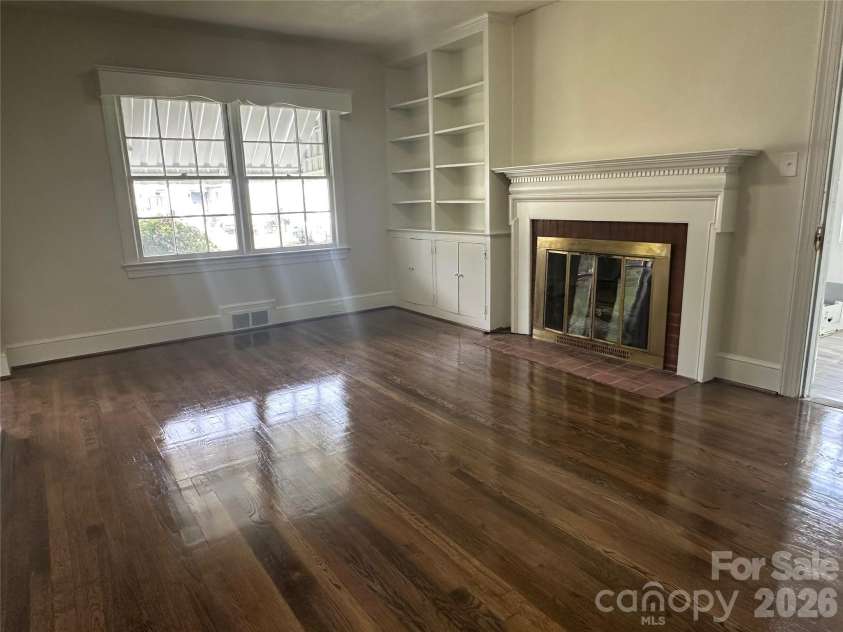 1900 Peachtree Street, Winston Salem, NC 27107.  MLS# CAR4426125, YatesRealty ID 51518. Den