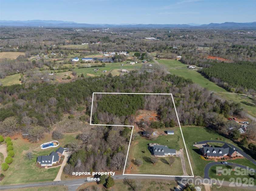 152 Quail Run, Forest City, NC 28043.  MLS# CAR4343918, YatesRealty ID 5152. 