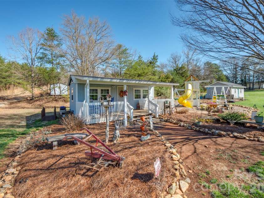 152 Quail Run, Forest City, NC 28043.  MLS# CAR4343918, YatesRealty ID 5152. 