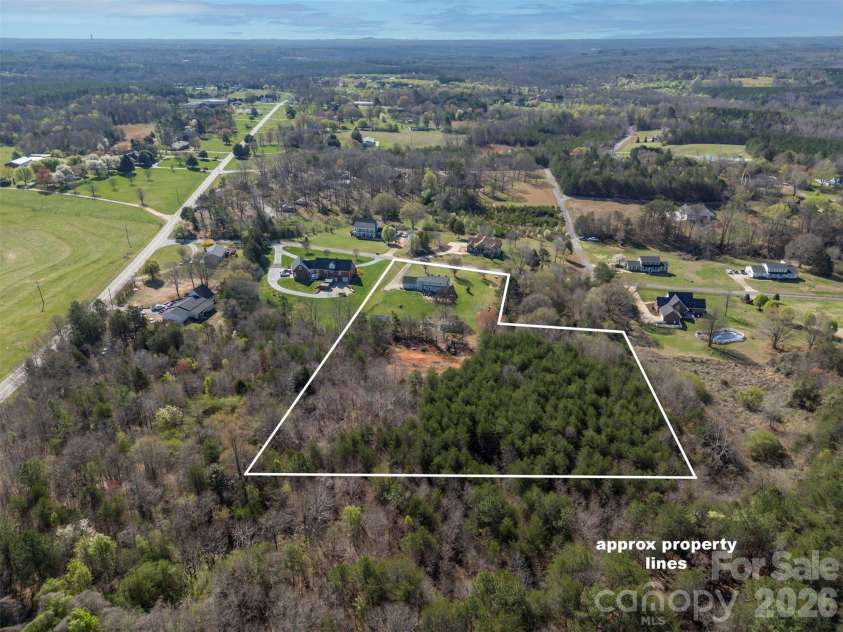 152 Quail Run, Forest City, NC 28043.  MLS# CAR4343918, YatesRealty ID 5152. 
