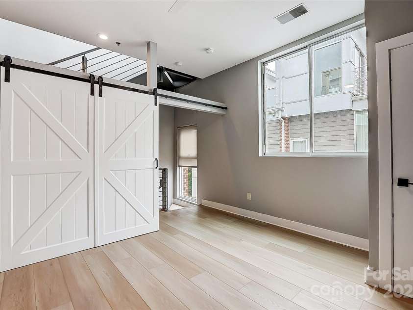 2094 Euclid Avenue, Charlotte, NC 28203.  MLS# CAR4243707, YatesRealty ID 5152. 