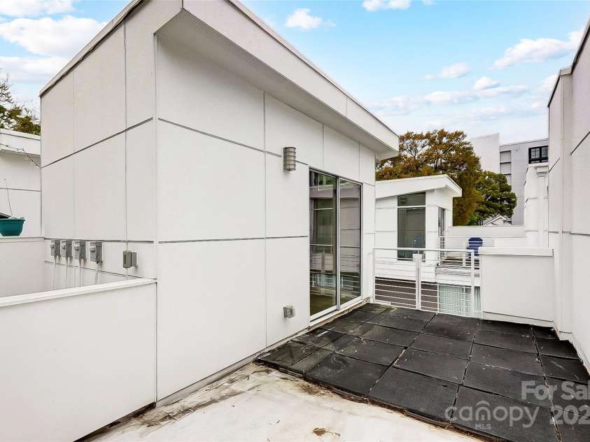 2094 Euclid Avenue, Charlotte, NC 28203.  MLS# CAR4243707, YatesRealty ID 5152. 