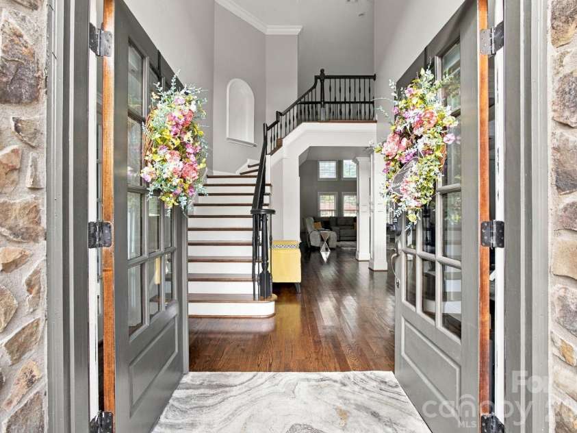 6671 Fox Ridge Circle, Davidson, NC 28036.  MLS# CAR4425420, YatesRealty ID 51520. 