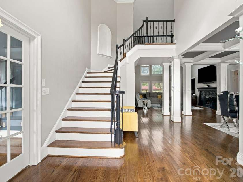 6671 Fox Ridge Circle, Davidson, NC 28036.  MLS# CAR4425420, YatesRealty ID 51520. 