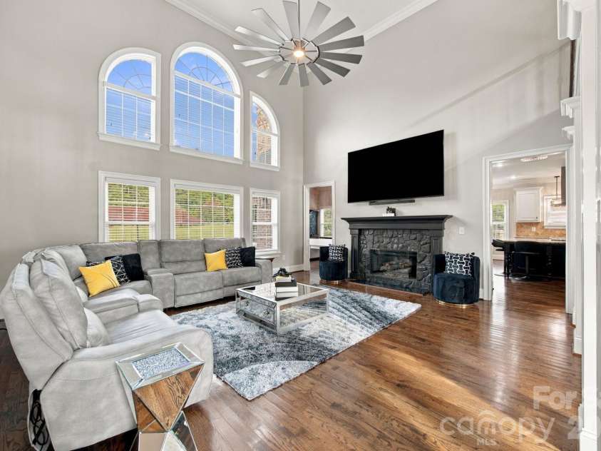 6671 Fox Ridge Circle, Davidson, NC 28036.  MLS# CAR4425420, YatesRealty ID 51520. 