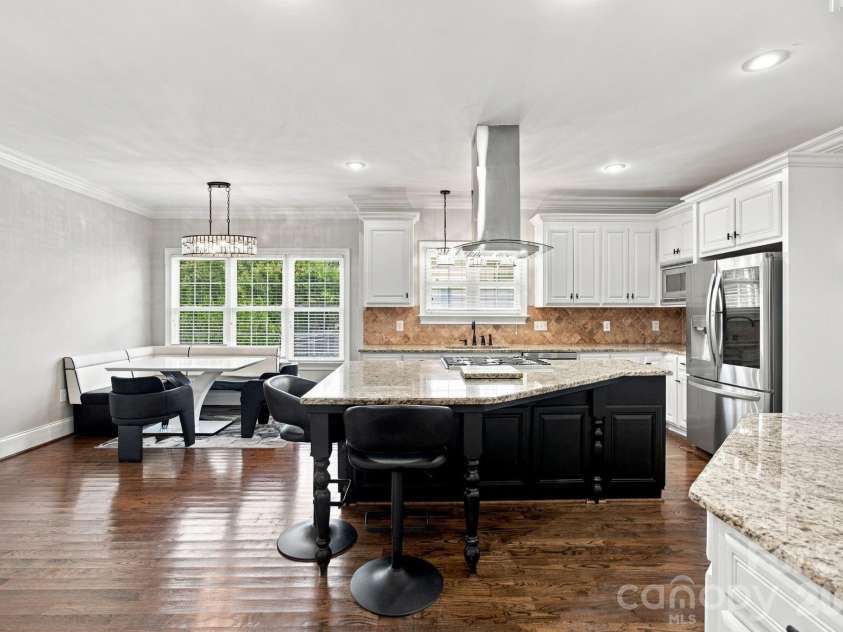 6671 Fox Ridge Circle, Davidson, NC 28036.  MLS# CAR4425420, YatesRealty ID 51520. 