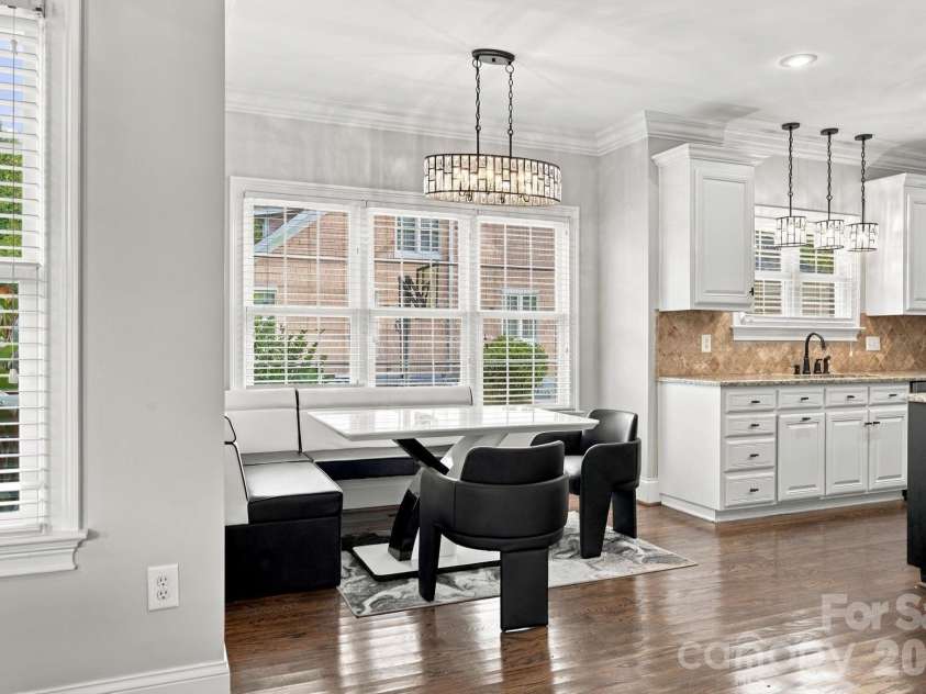 6671 Fox Ridge Circle, Davidson, NC 28036.  MLS# CAR4425420, YatesRealty ID 51520. 