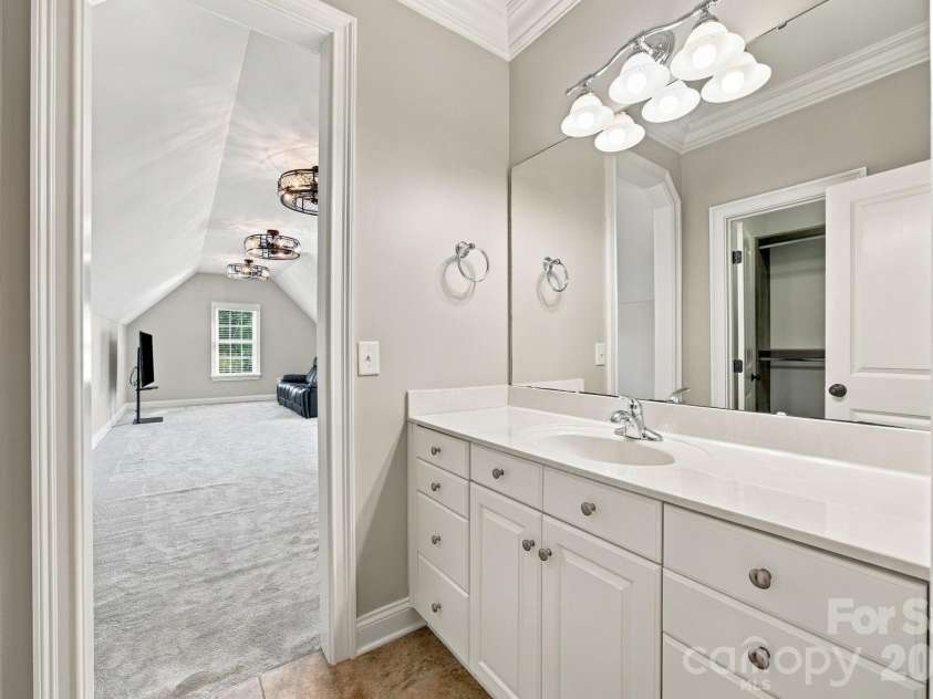 6671 Fox Ridge Circle, Davidson, NC 28036.  MLS# CAR4425420, YatesRealty ID 51520. 