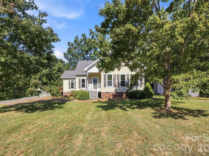 3787 Rolling View Lane, Maiden, NC 28650.  MLS# CAR4426067, YatesRealty ID 51521. 