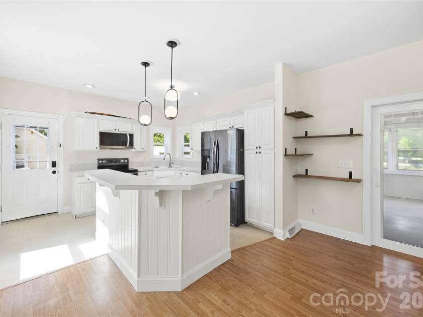 3787 Rolling View Lane, Maiden, NC 28650.  MLS# CAR4426067, YatesRealty ID 51521. 
