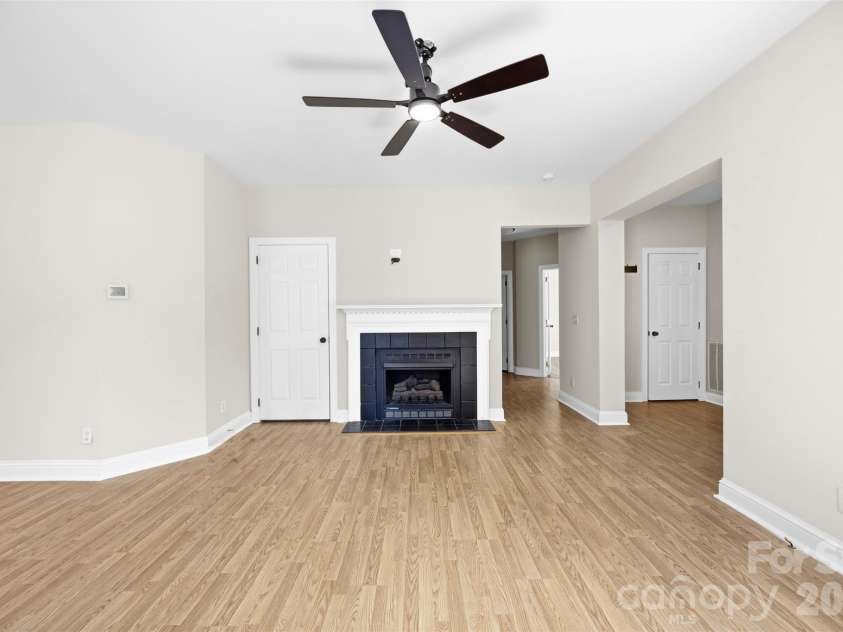 3787 Rolling View Lane, Maiden, NC 28650.  MLS# CAR4426067, YatesRealty ID 51521. 