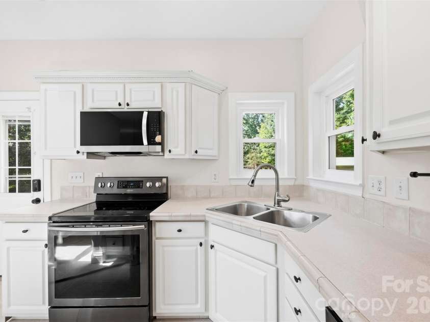 3787 Rolling View Lane, Maiden, NC 28650.  MLS# CAR4426067, YatesRealty ID 51521. 