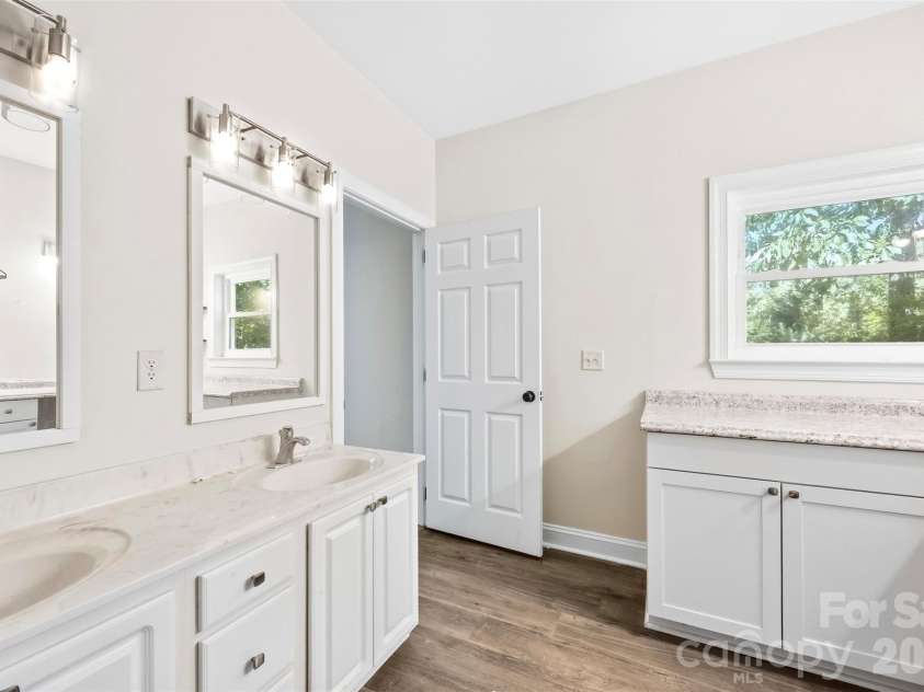 3787 Rolling View Lane, Maiden, NC 28650.  MLS# CAR4426067, YatesRealty ID 51521. 