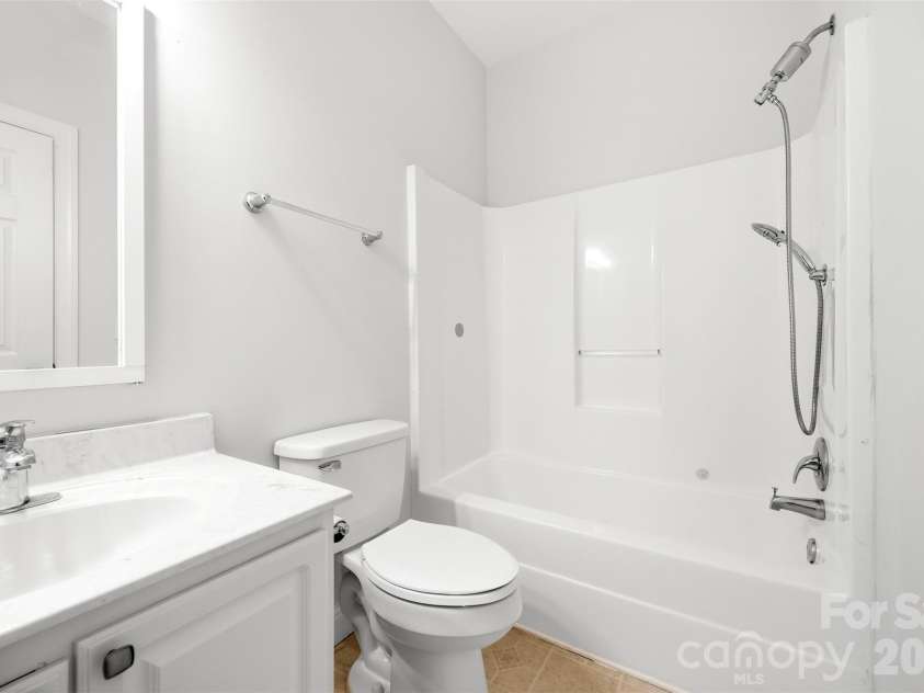 3787 Rolling View Lane, Maiden, NC 28650.  MLS# CAR4426067, YatesRealty ID 51521. 