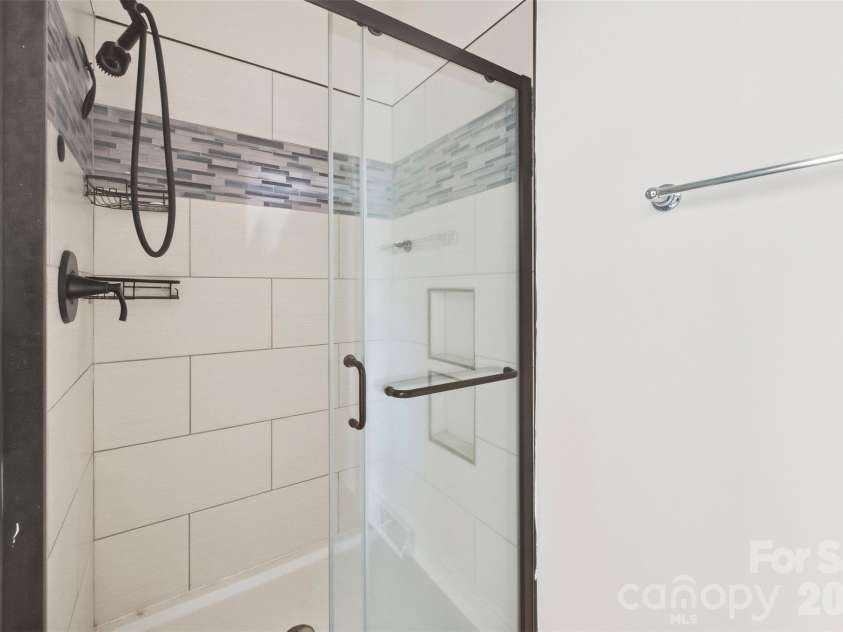 3787 Rolling View Lane, Maiden, NC 28650.  MLS# CAR4426067, YatesRealty ID 51521. 