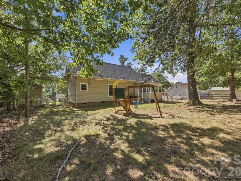 3787 Rolling View Lane, Maiden, NC 28650.  MLS# CAR4426067, YatesRealty ID 51521. 