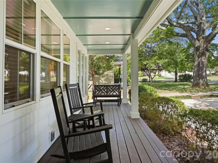 2424 Kingsbury Drive, Charlotte, NC 28205.  MLS# CAR4422896, YatesRealty ID 51525. 