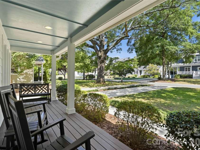 2424 Kingsbury Drive, Charlotte, NC 28205.  MLS# CAR4422896, YatesRealty ID 51525. 