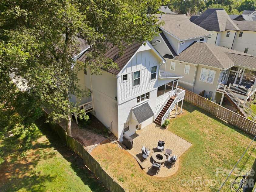 2424 Kingsbury Drive, Charlotte, NC 28205.  MLS# CAR4422896, YatesRealty ID 51525. 