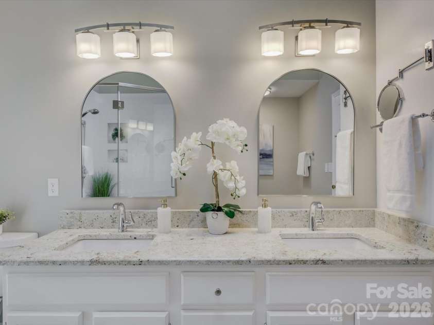 2503 Winding Oak Drive, Charlotte, NC 28270.  MLS# CAR4423350, YatesRealty ID 51527. 