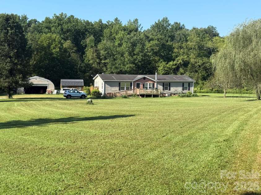 907 Epley Drive, Marion, NC 28752.  MLS# CAR4424716, YatesRealty ID 51528. 
