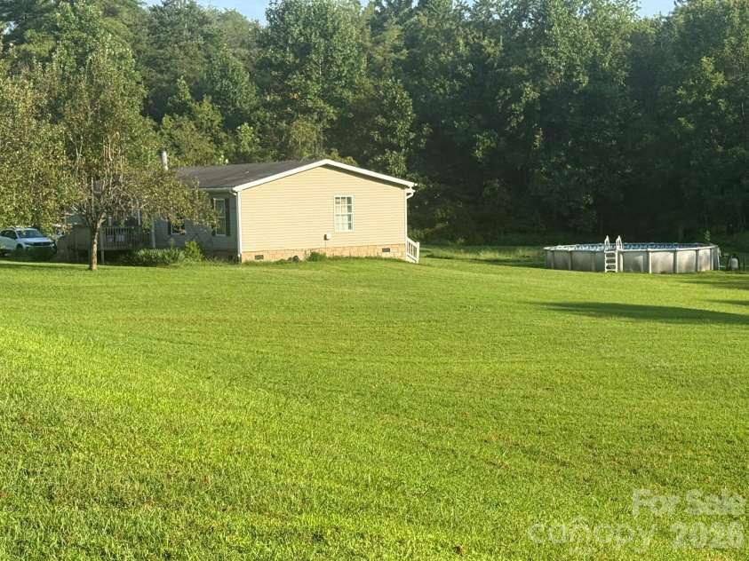 907 Epley Drive, Marion, NC 28752.  MLS# CAR4424716, YatesRealty ID 51528. 