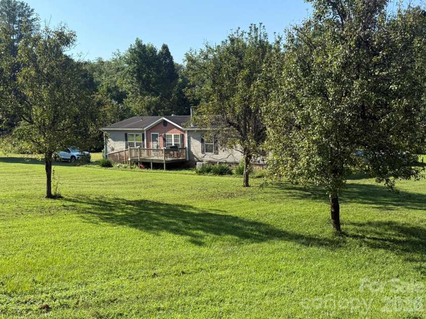 907 Epley Drive, Marion, NC 28752.  MLS# CAR4424716, YatesRealty ID 51528. 