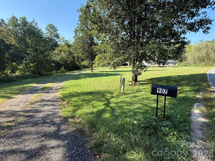 907 Epley Drive, Marion, NC 28752.  MLS# CAR4424716, YatesRealty ID 51528. 