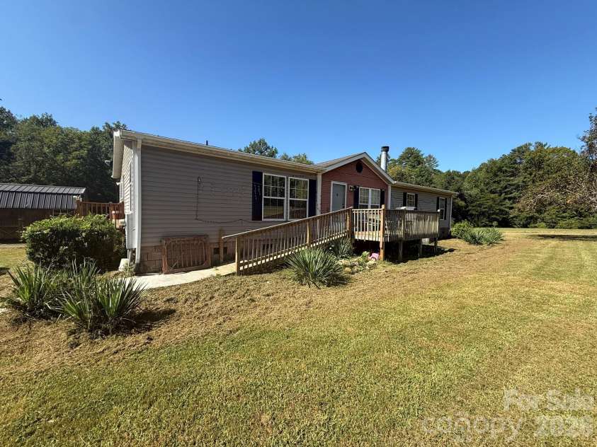 907 Epley Drive, Marion, NC 28752.  MLS# CAR4424716, YatesRealty ID 51528. 