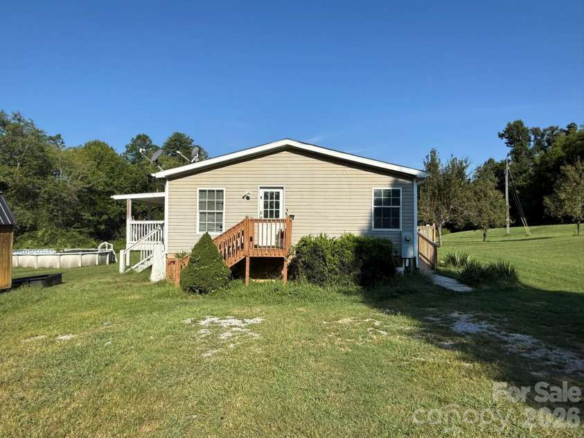 907 Epley Drive, Marion, NC 28752.  MLS# CAR4424716, YatesRealty ID 51528. 