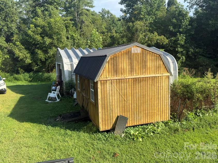 907 Epley Drive, Marion, NC 28752.  MLS# CAR4424716, YatesRealty ID 51528. 