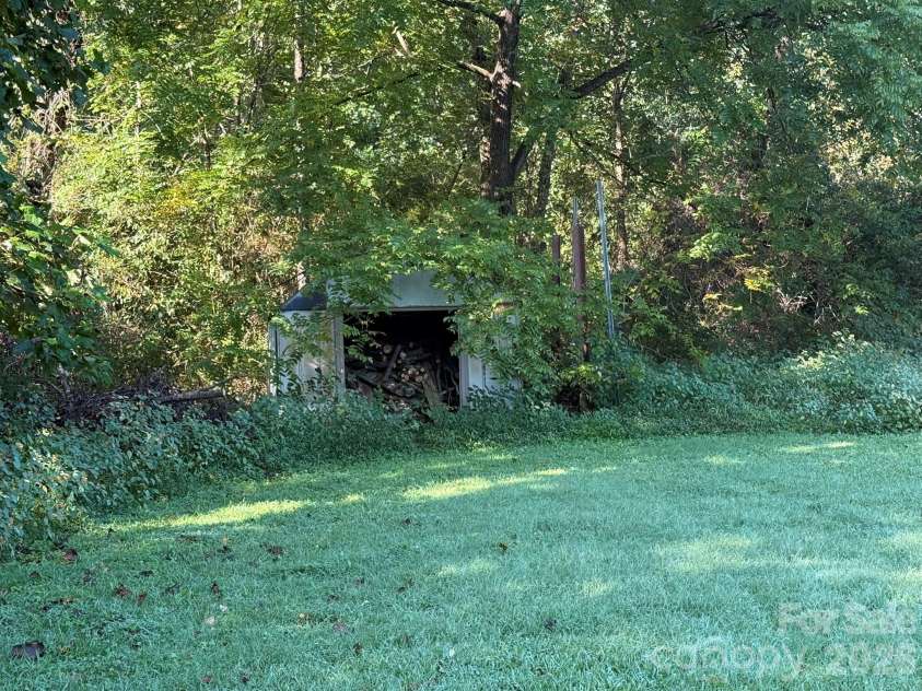 907 Epley Drive, Marion, NC 28752.  MLS# CAR4424716, YatesRealty ID 51528. 