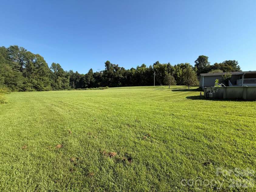 907 Epley Drive, Marion, NC 28752.  MLS# CAR4424716, YatesRealty ID 51528. 