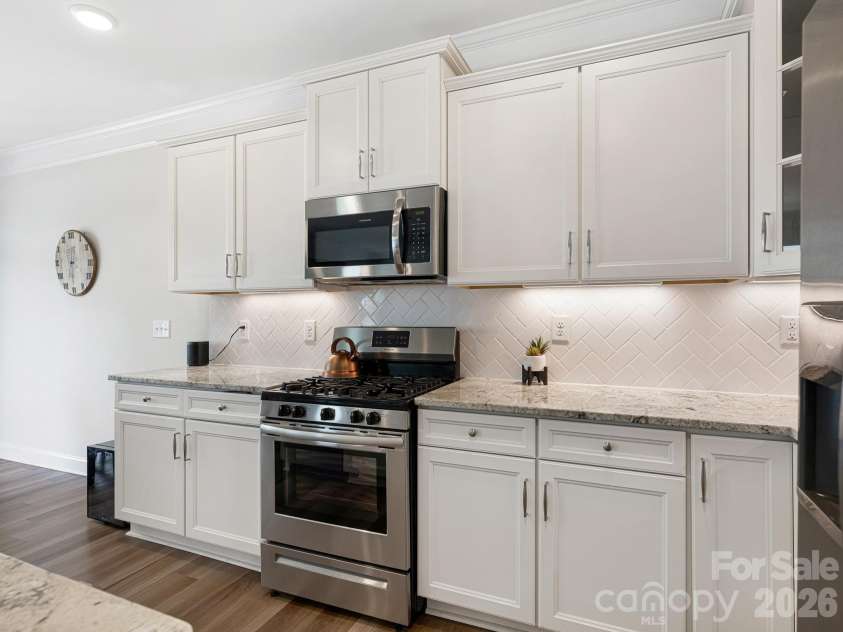 6008 Hampstead Pond Lane, Charlotte, NC 28105.  MLS# CAR4419795, YatesRealty ID 51529. Kitchen