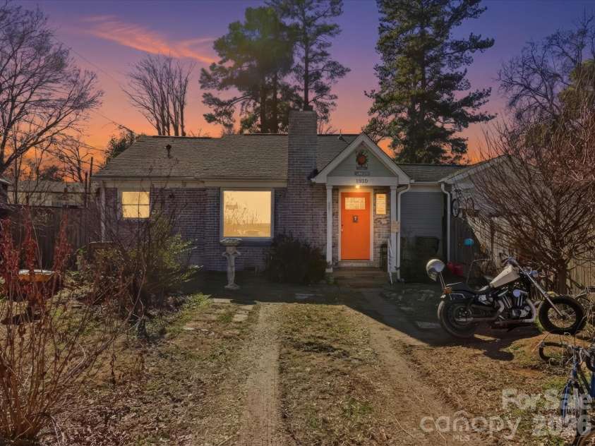 1810 Marguerite Avenue, Charlotte, NC 28205.  MLS# CAR4337583, YatesRealty ID 5153. 